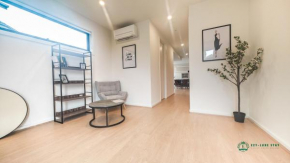 Urban living Spaces in Vibrant Neighborhood - Room 13